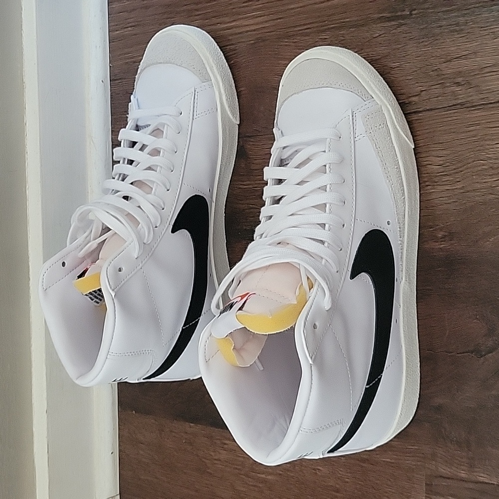Women's 9.5 Nike Blazers